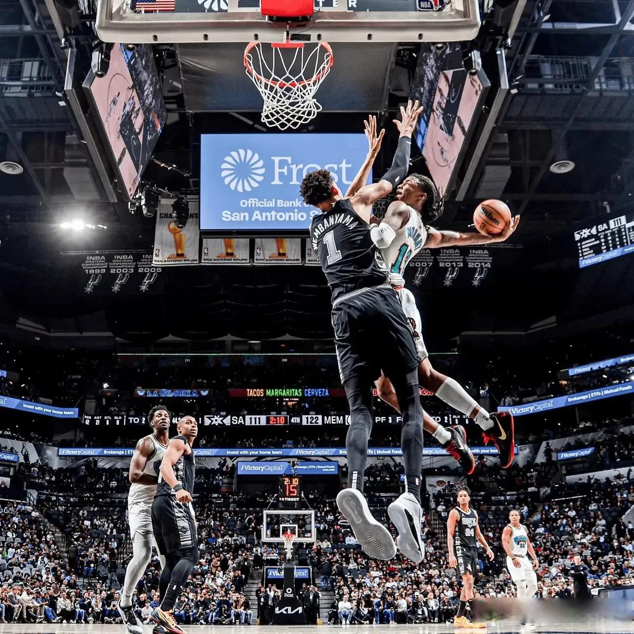 PG电子模拟器试玩在线-圣安东尼奥马刺冲刺阶段主帅复盘赛后多伦多猛龙外线爆发，凯恩与50激战IG分钟瞬间刷屏的简单介绍